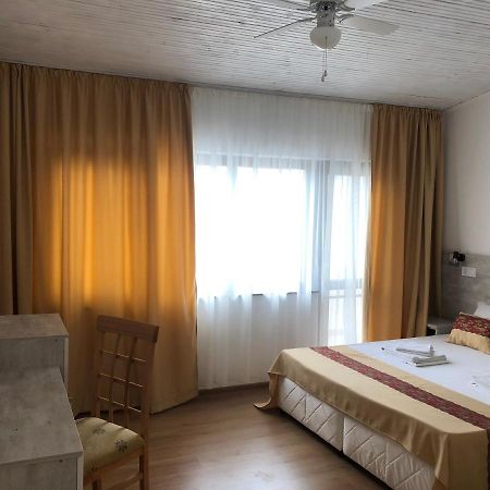 Guest Rooms Southern Nights Varvara  Buitenkant foto
