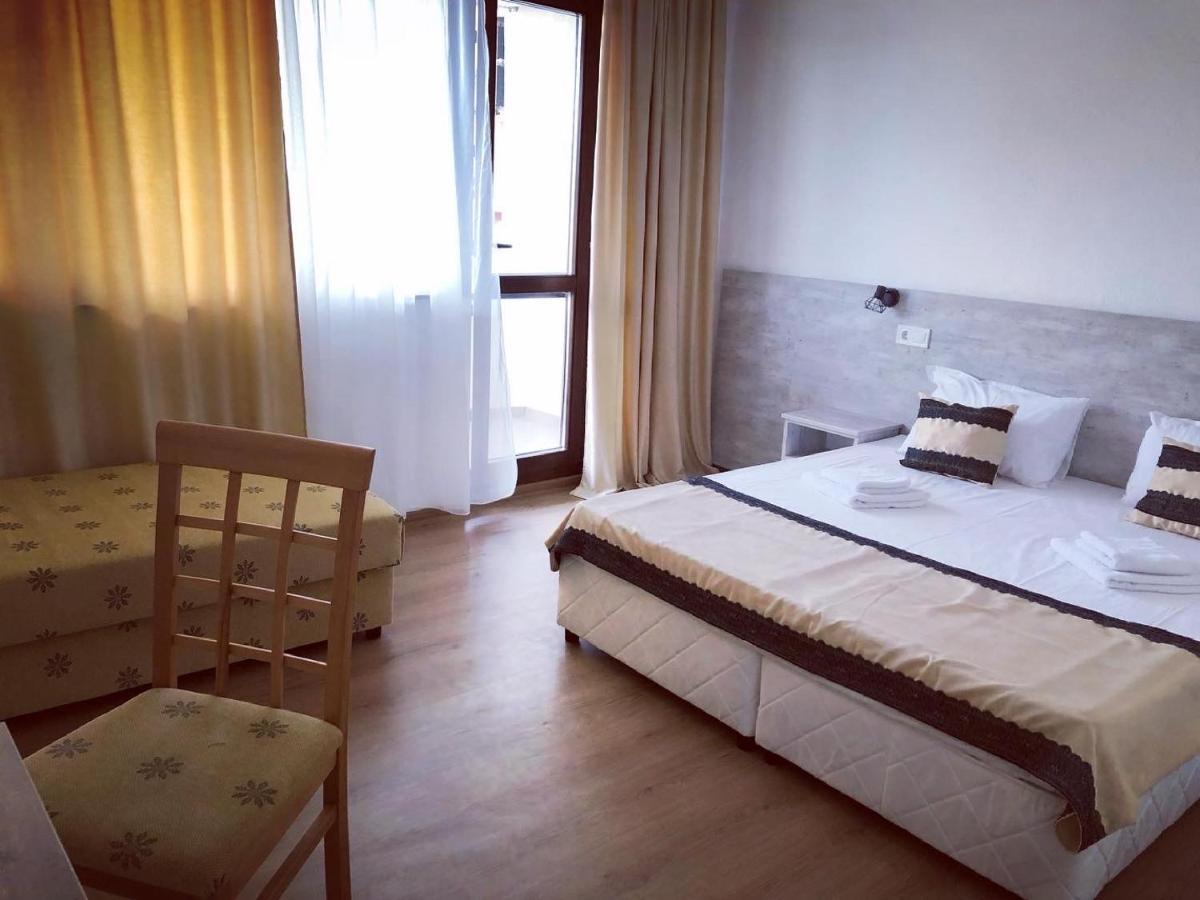 Guest Rooms Southern Nights Varvara  Buitenkant foto